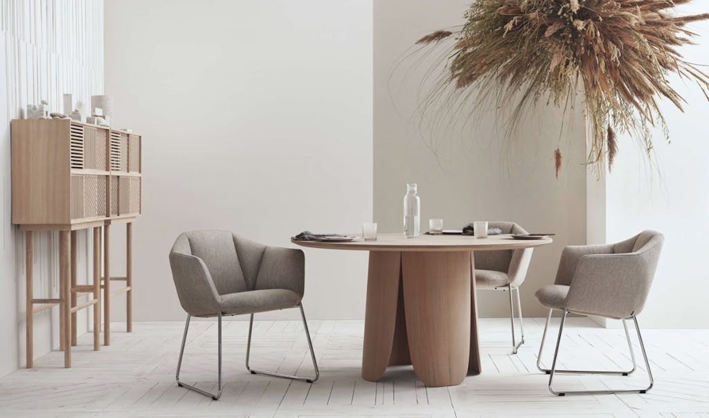 Spisebord rundt bolia< Spisebord rundt bolia<
